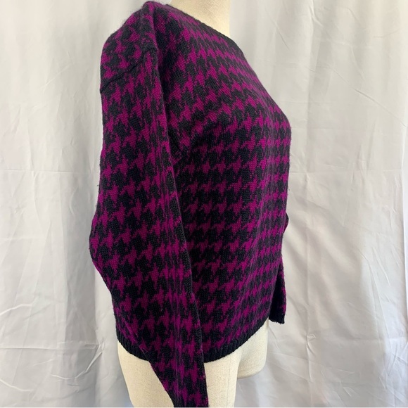 Vtg GAP 100% Wool Black and Purple Houndstooth Sweater - Picture 5 of 8